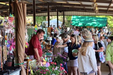 Shoppers can find products. . Flea market in mt dora